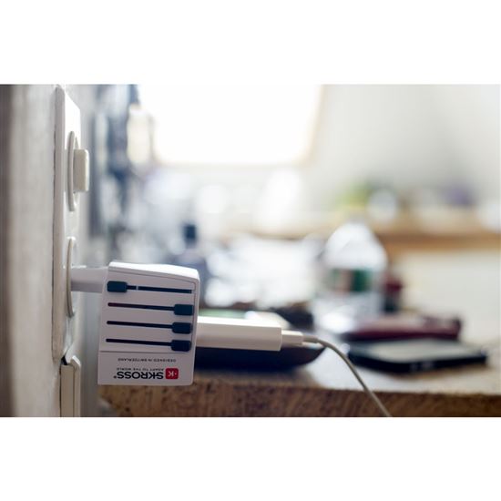 SKROSS Cestovní adaptér MUV USB AC30PD, univerzální, neuzemněný, USB A+C 30W