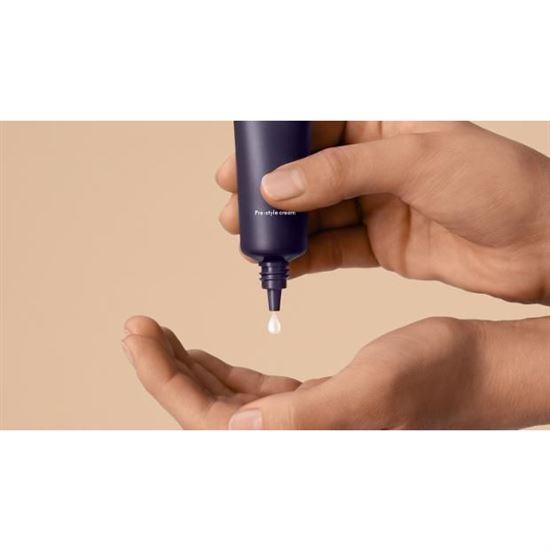 Dyson Chitosan Pre-style krém pro rovné až vlnité vlasy s bohatou výživou, 30 ml