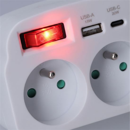 Solight rozbočka 2 x 16A, USB A+C rychlonabíječka 20W PD, bílá, vypínač
