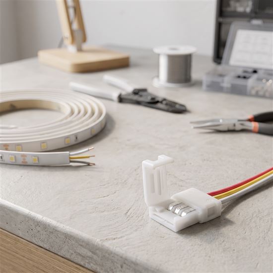 Solight napájecí konektor pro 8mm LED pásky, 3pinový s 15cm vodičem