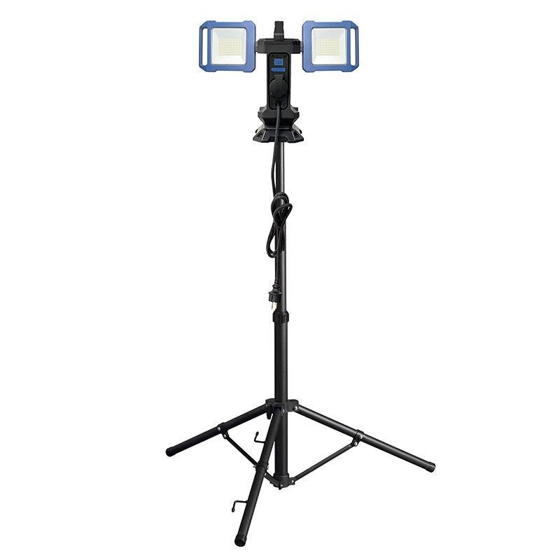 Solight duální teleskopický přenosný LED reflektor se zásuvkou, 2x30W, 5400lm, 4000K, 62-152cm, IP54